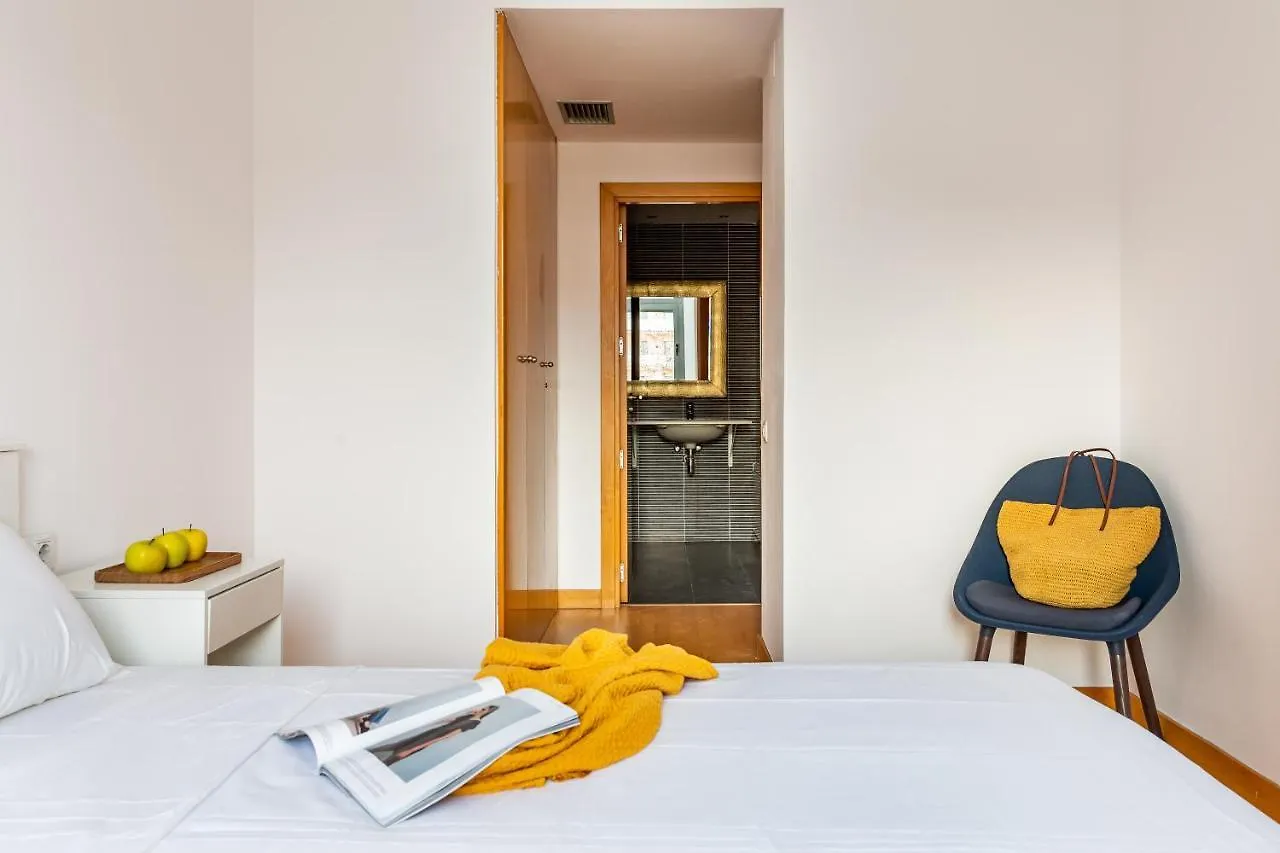 2Br - 2Bh Apartment Close To The Beach Barcelona 0*,  Spain